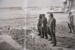 Ατενίζοντας την φουρτουνιασμένη θάλασσα στην αποβάθρα του χωριού (τέλη δεκαετίας '50).