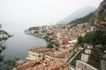 Το χωριό Limone πάνω στη λίμνη Garda.