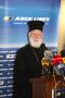 Ο Σεβασμιότατος Αρχιεπίσκοπος Κρήτης κ.κ. Ειρηναίος  ευχόμενος καλά ταξίδια στο  F/B "ΚΥΔΩΝ"
